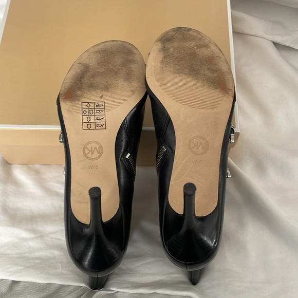 Authentic Michael Michael Kors Black Leather Peep-toe Bootie size 9 1/2M - Picture 6 of 12